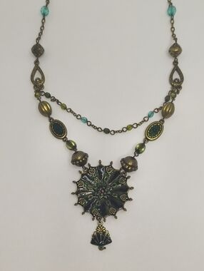 Antique-Style Green Enamel Floral Starburst Pendant Necklace